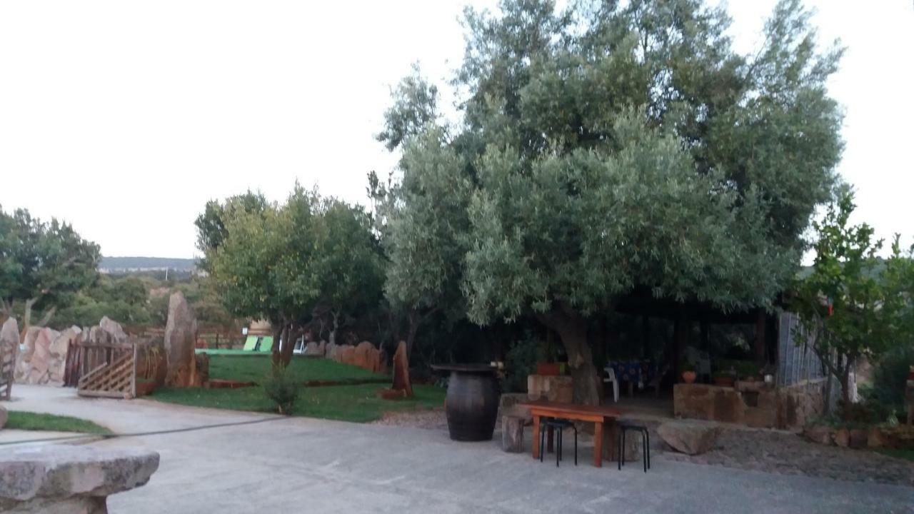 Agriturismo Sa E Padedda Mores Dış mekan fotoğraf